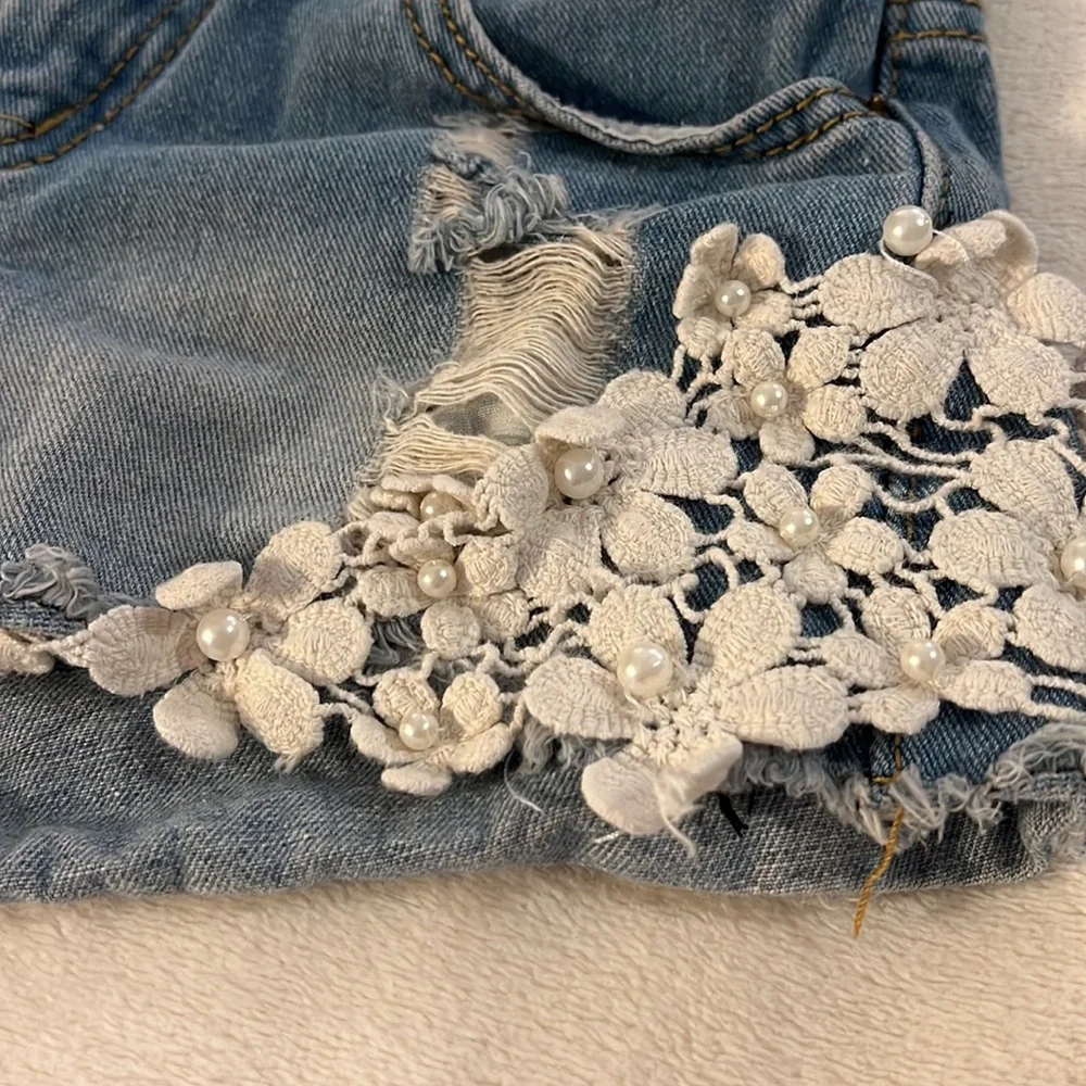 Girls Ripped Shorts - Picture 4 of 6